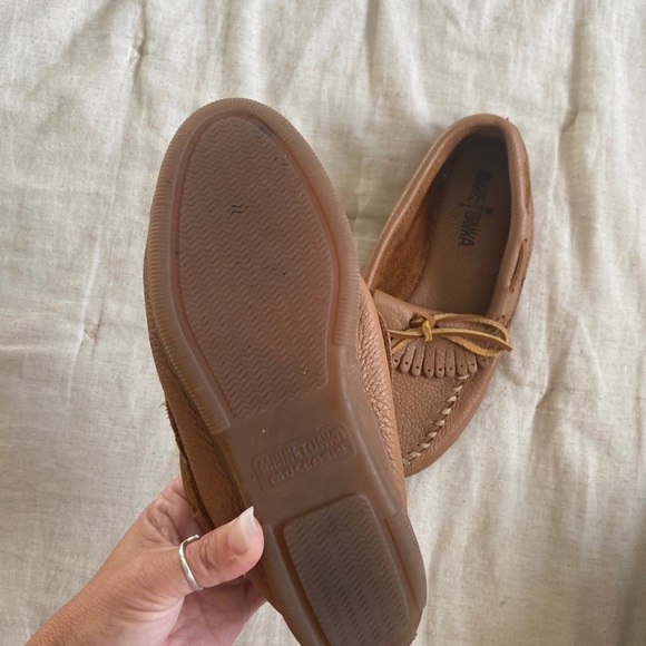 Minnetonka Fringed Kilty Leather Moccasin - Picture 6 of 9